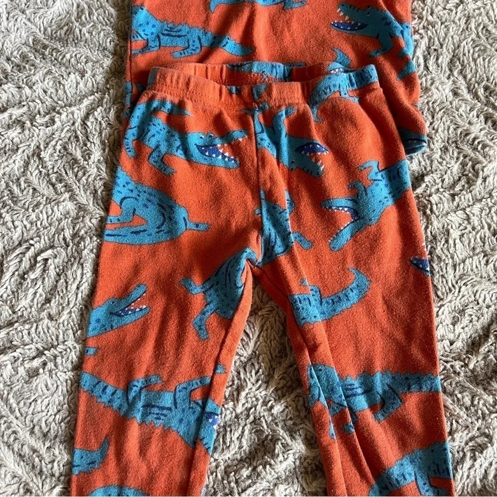 4 for 16$ Carter's Orange Set with Blue Dinosaur 2T